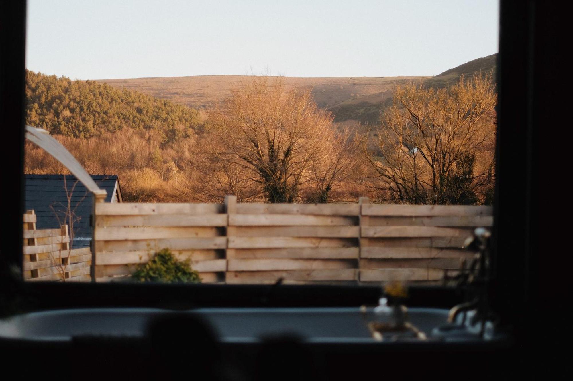 Two Unique Cabins Wrapped In Beautiful Welsh Scenery Presteigne Eksteriør bilde